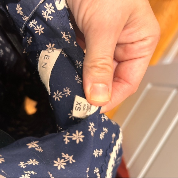 Doen Navy Floral Blouse - Picture 6 of 13